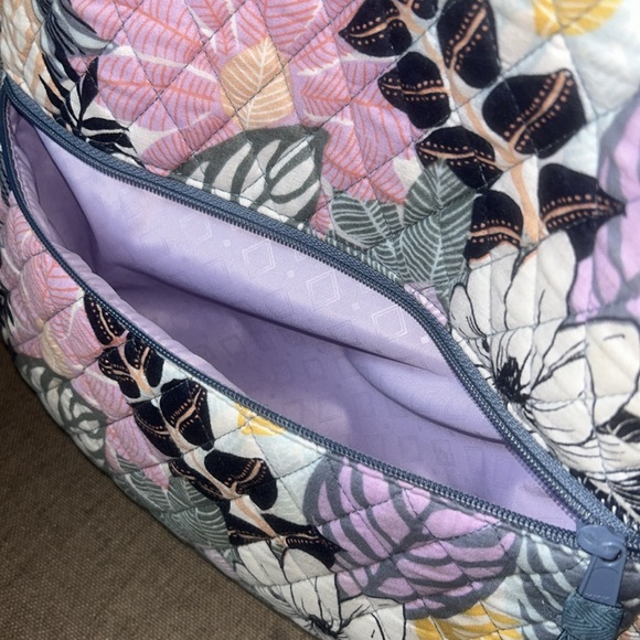CLEANOUT: Vera Bradley Backpack + Matching pencil case ✏️ - Picture 7 of 14